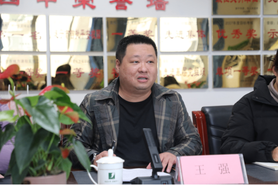 成都師范學(xué)院送培進(jìn)‘診斷式培訓(xùn)專家組蒞臨四中活動方案(1)167.png